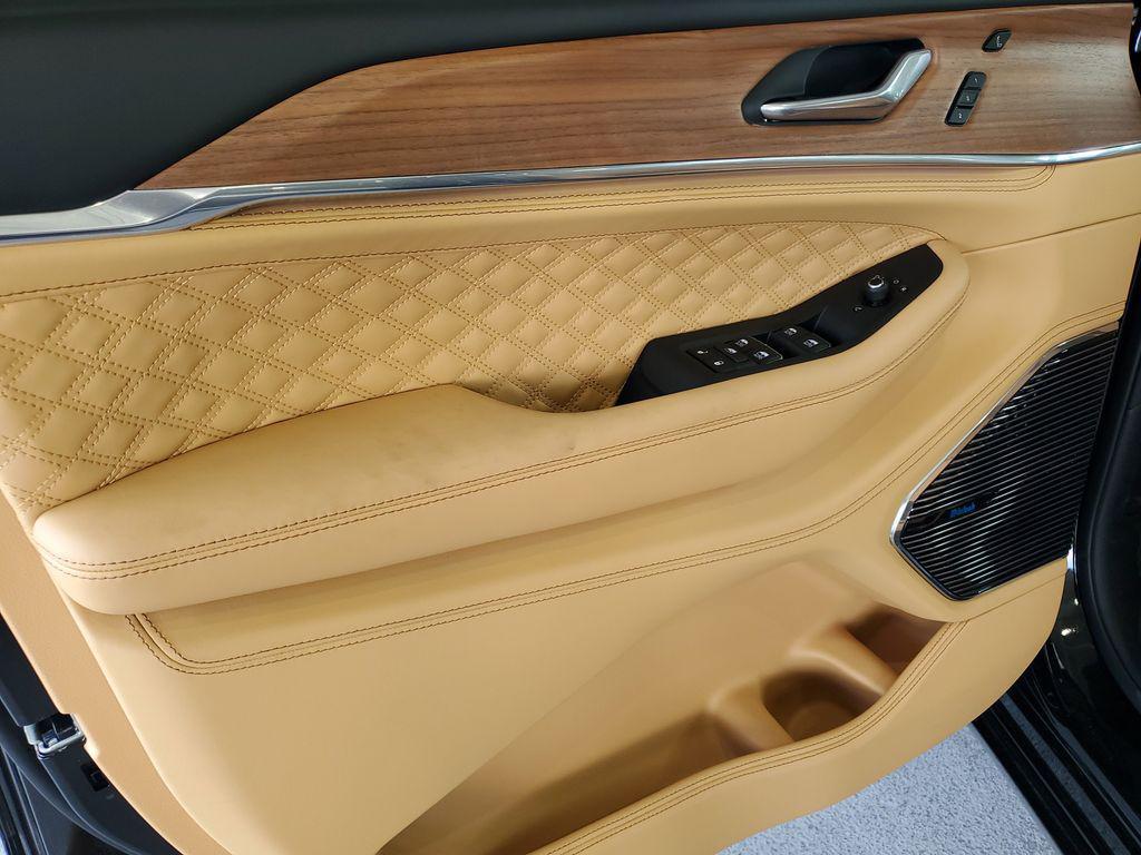 new 2026 Jeep Grand Cherokee car, priced at $57,933