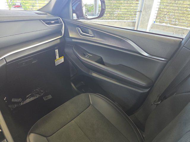 new 2025 Jeep Grand Cherokee L car