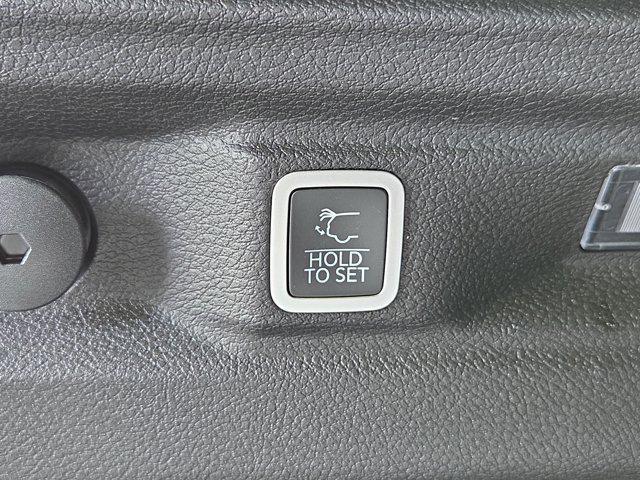 new 2025 Jeep Grand Cherokee L car