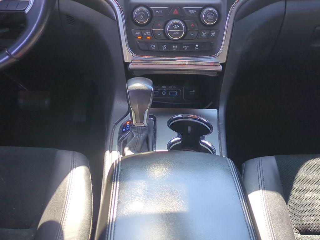 used 2018 Jeep Grand Cherokee car, priced at $11,154