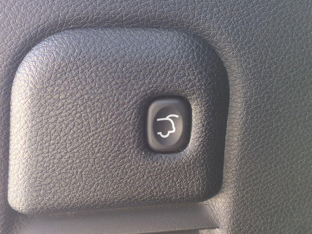 used 2018 Jeep Grand Cherokee car, priced at $11,154