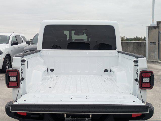 new 2026 Jeep Gladiator car, priced at $50,580