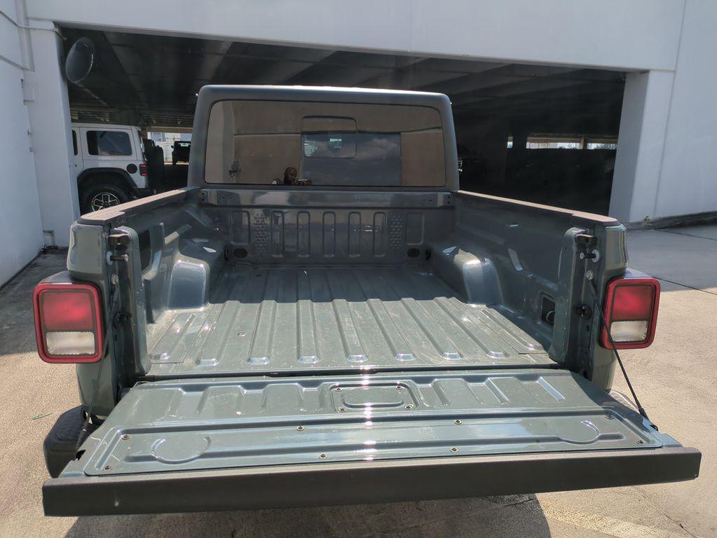 new 2025 Jeep Gladiator car, priced at $43,300