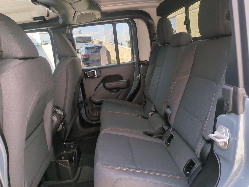 new 2025 Jeep Gladiator car, priced at $43,300