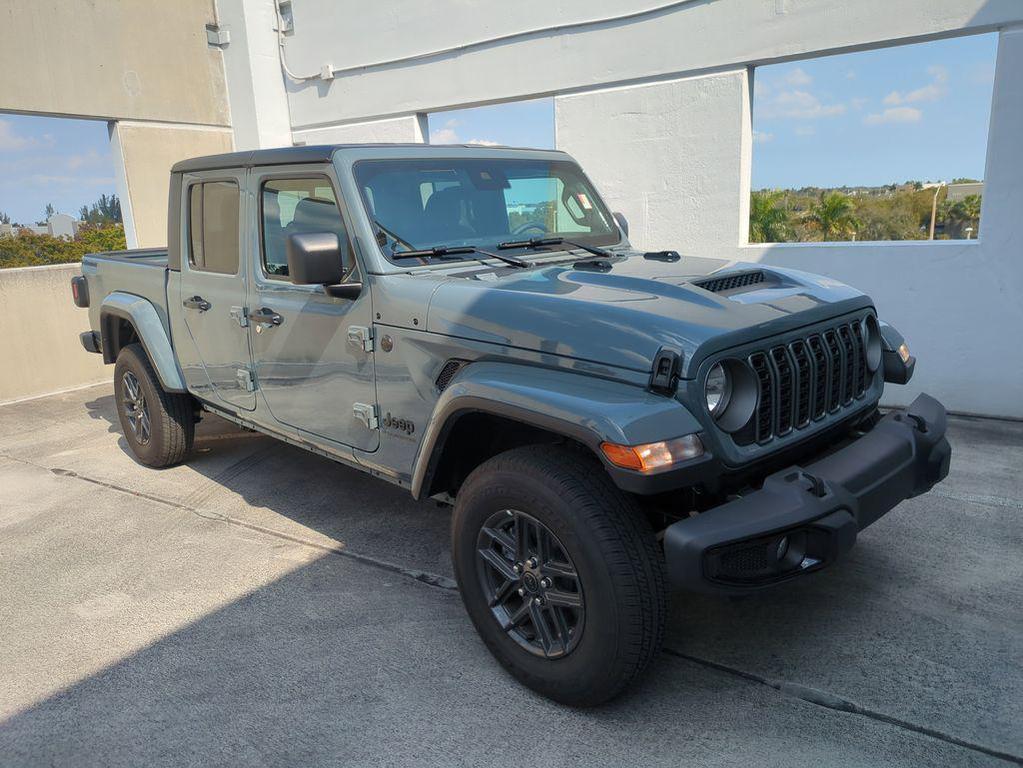 new 2025 Jeep Gladiator car, priced at $43,300