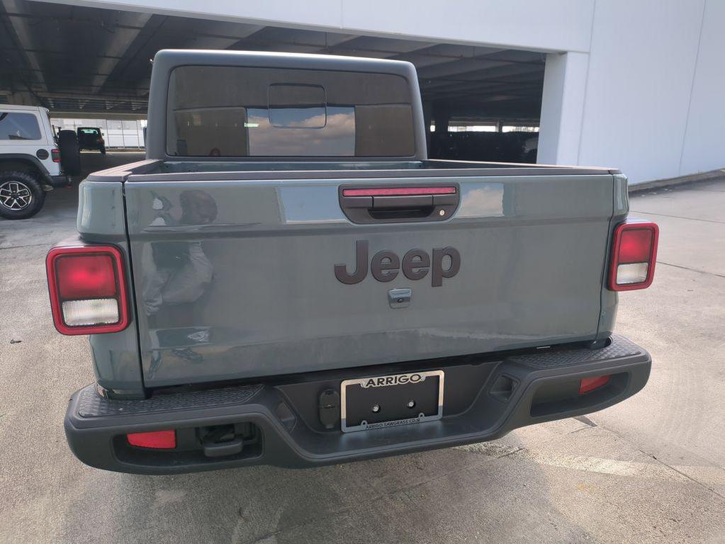 new 2025 Jeep Gladiator car, priced at $43,300