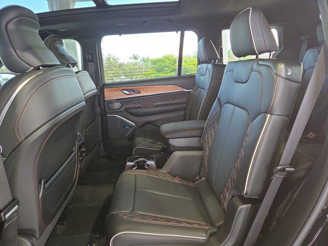 new 2025 Jeep Grand Cherokee L car