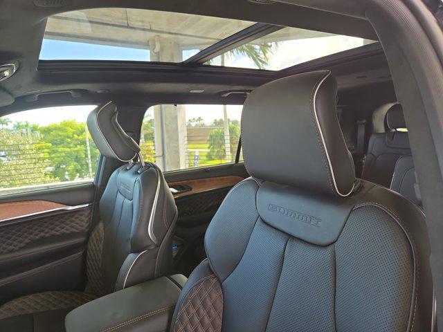 new 2025 Jeep Grand Cherokee L car