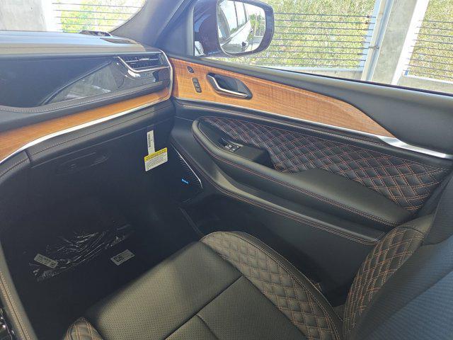 new 2025 Jeep Grand Cherokee L car