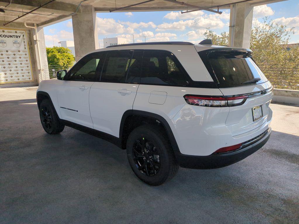 new 2025 Jeep Grand Cherokee car, priced at $29,407