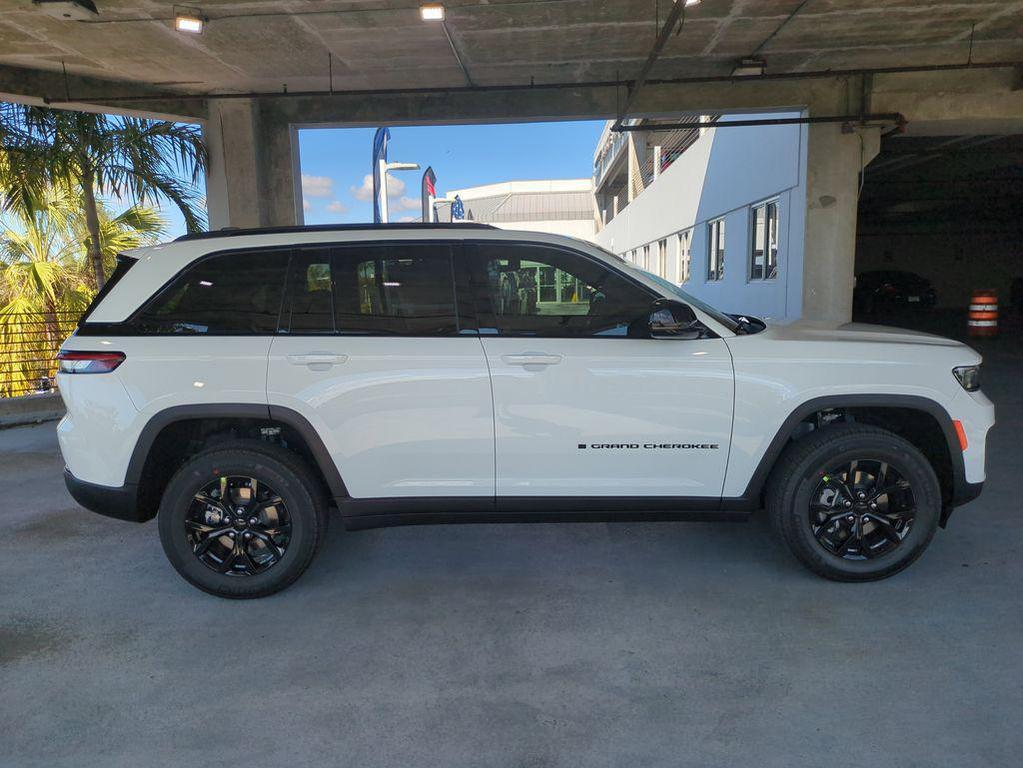 new 2025 Jeep Grand Cherokee car, priced at $29,407