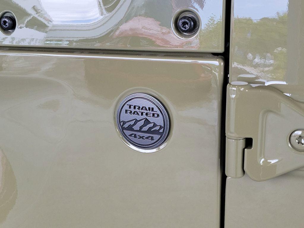 new 2026 Jeep Gladiator car, priced at $44,212