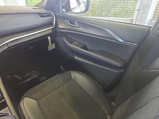 new 2025 Jeep Grand Cherokee car