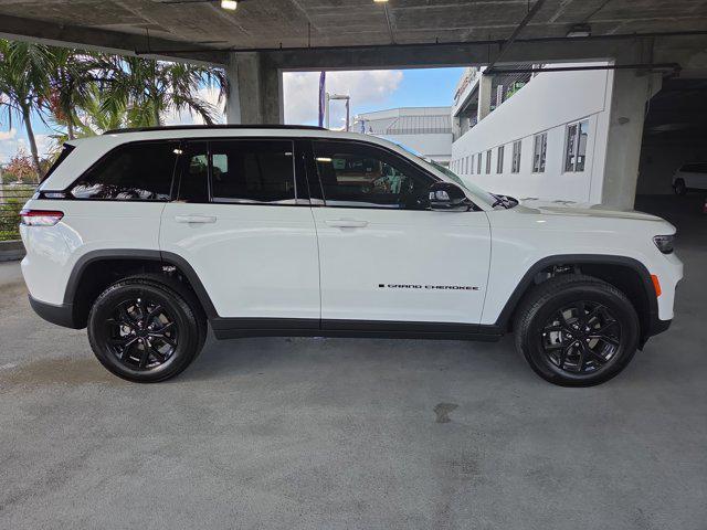 new 2025 Jeep Grand Cherokee car
