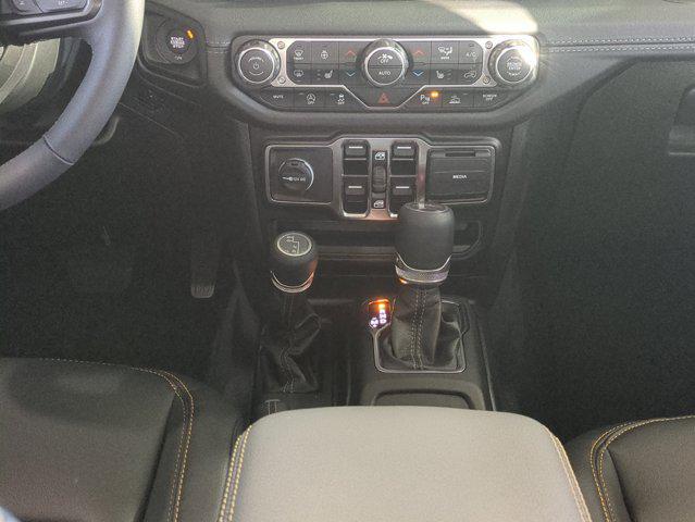 new 2025 Jeep Gladiator car