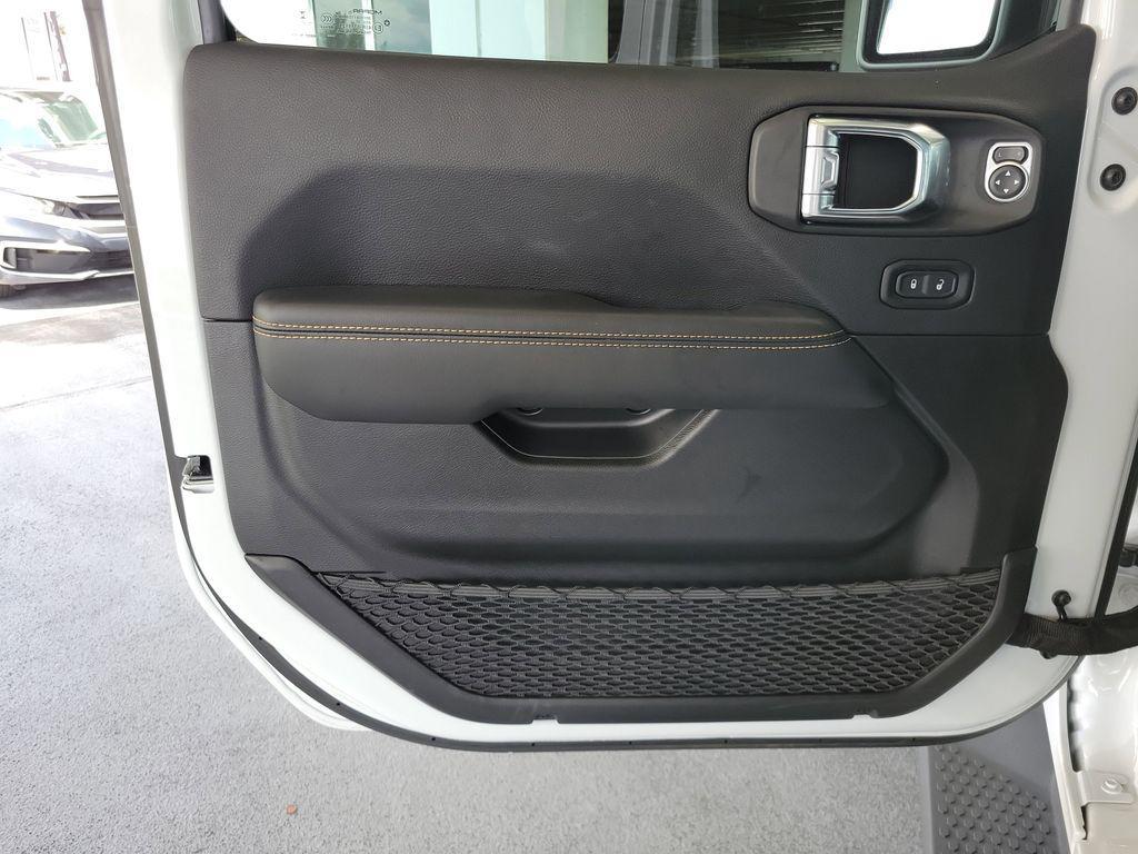 new 2025 Jeep Wrangler car, priced at $45,941