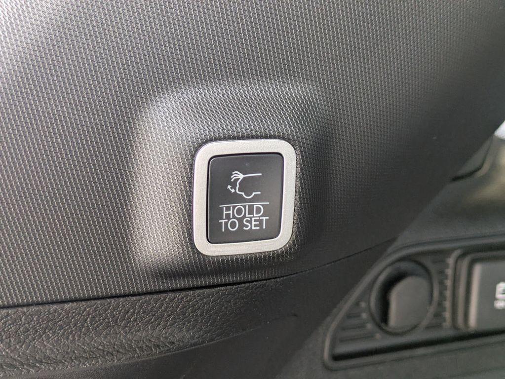 new 2026 Jeep Grand Cherokee car, priced at $42,433