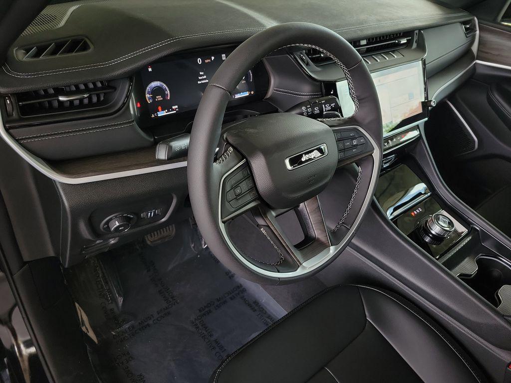 new 2026 Jeep Grand Cherokee car, priced at $42,087