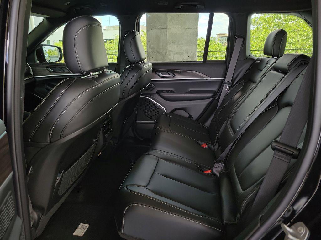 new 2026 Jeep Grand Cherokee car, priced at $42,087