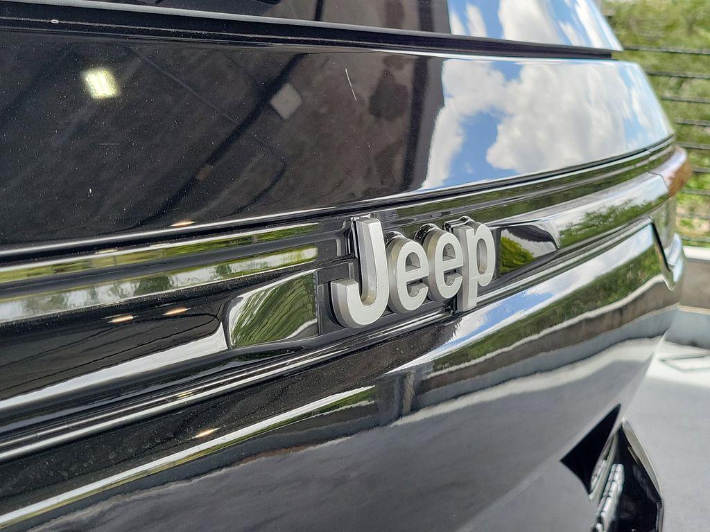 new 2026 Jeep Grand Cherokee car, priced at $42,087