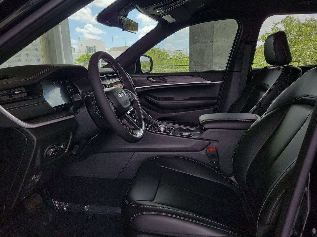 new 2026 Jeep Grand Cherokee car, priced at $42,087