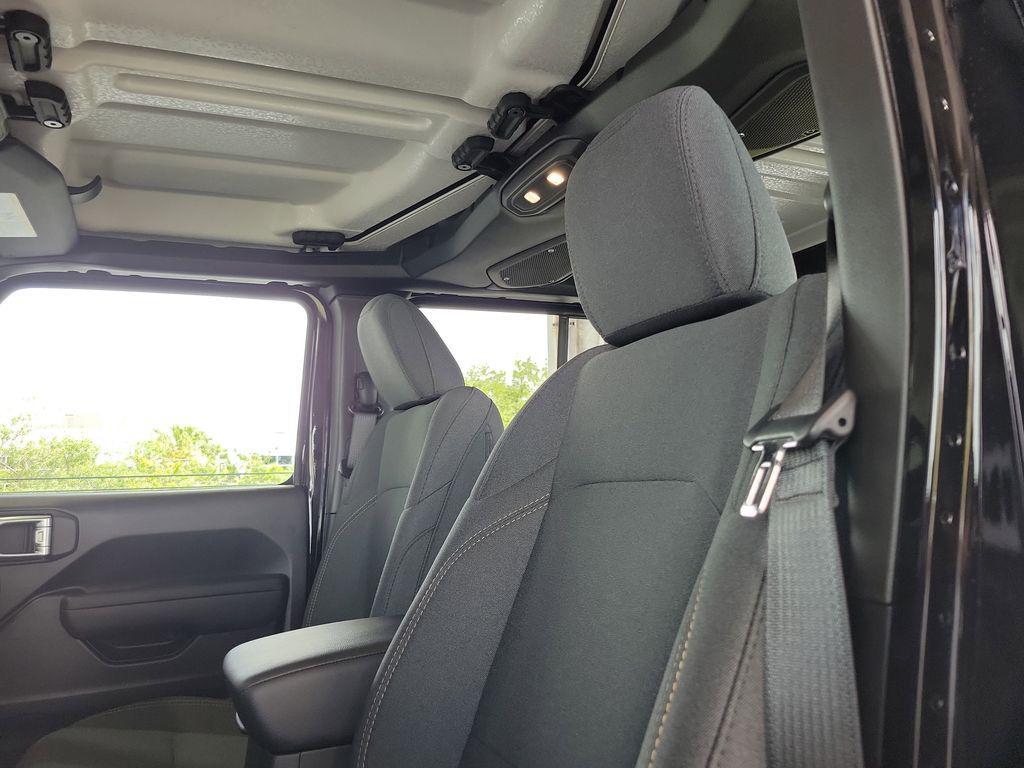 new 2026 Jeep Gladiator car, priced at $37,068