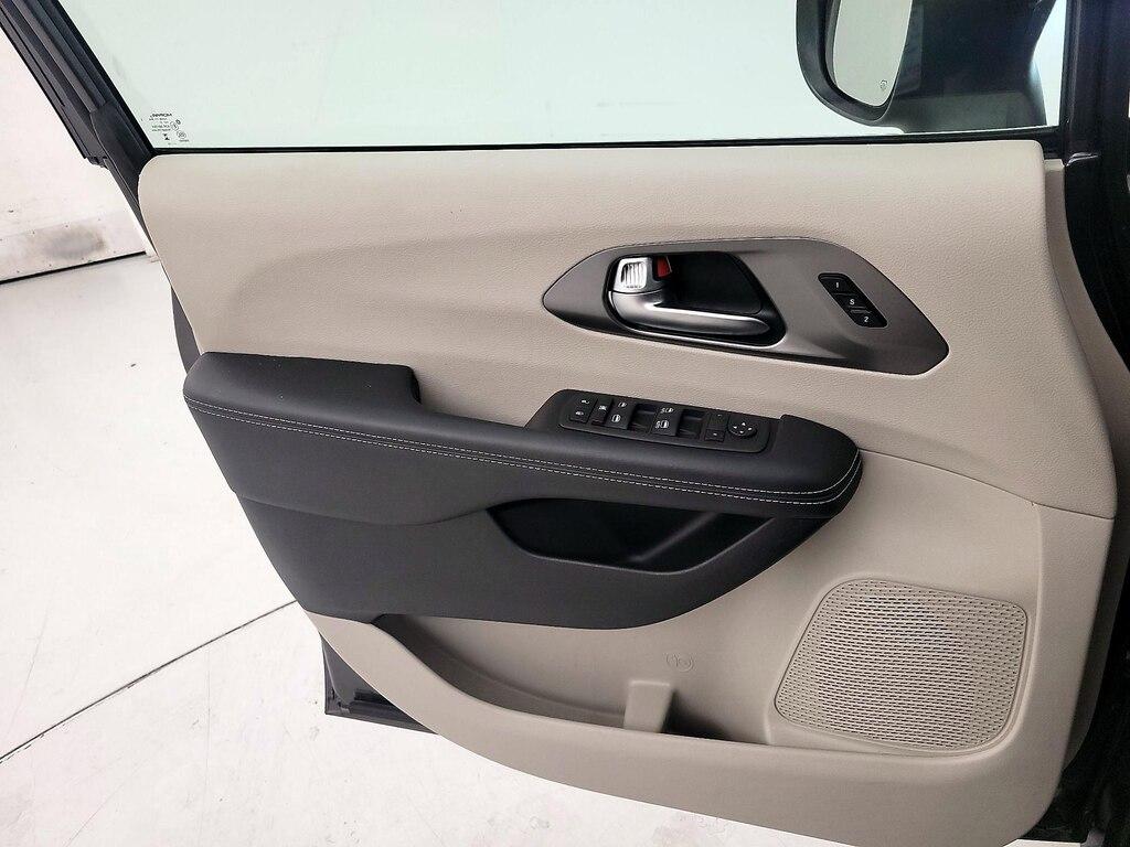 used 2023 Chrysler Pacifica car, priced at $25,998