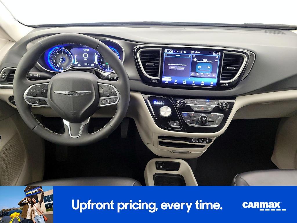 used 2023 Chrysler Pacifica car, priced at $25,998