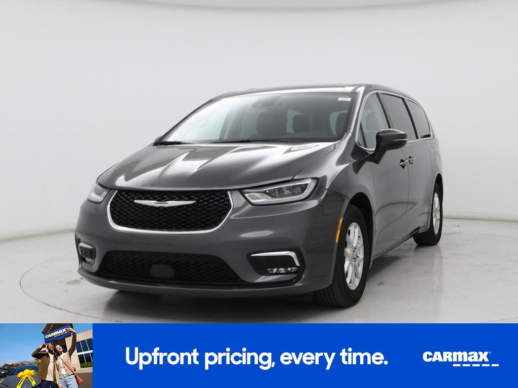 used 2023 Chrysler Pacifica car, priced at $25,998