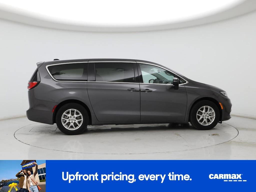used 2023 Chrysler Pacifica car, priced at $25,998