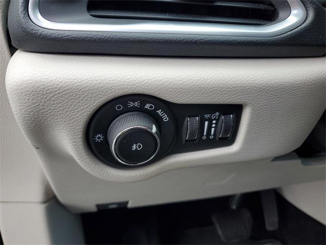 used 2018 Chrysler Pacifica car, priced at $23,904