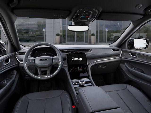 new 2025 Jeep Grand Cherokee car, priced at $38,458