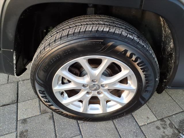 used 2015 Jeep Cherokee car, priced at $10,929