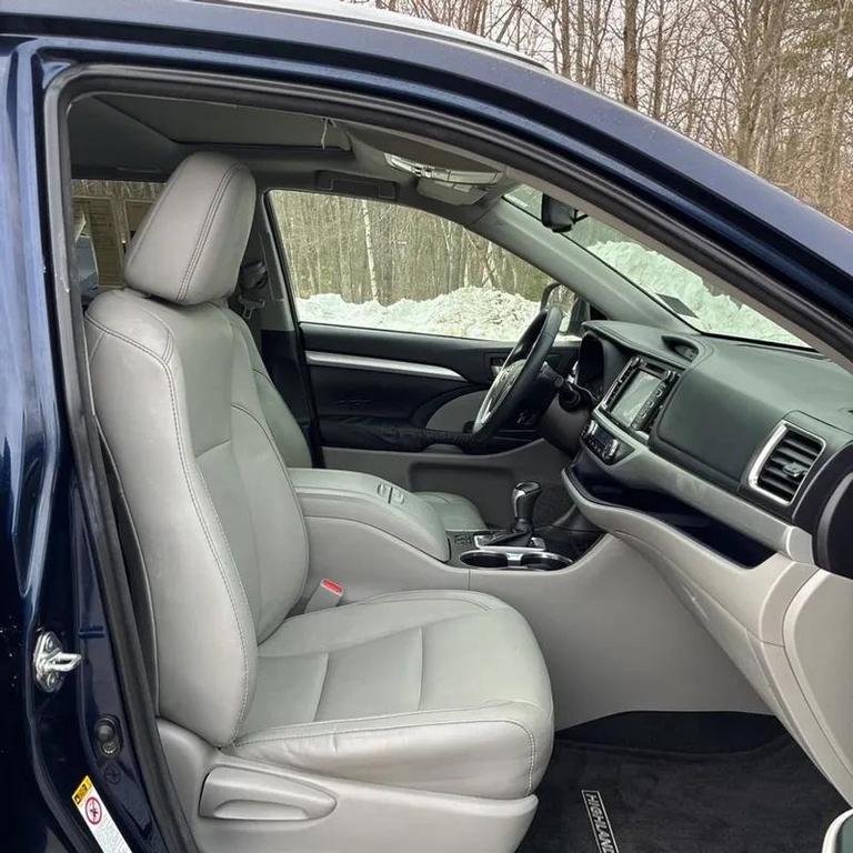 used 2016 Toyota Highlander car, priced at $13,495