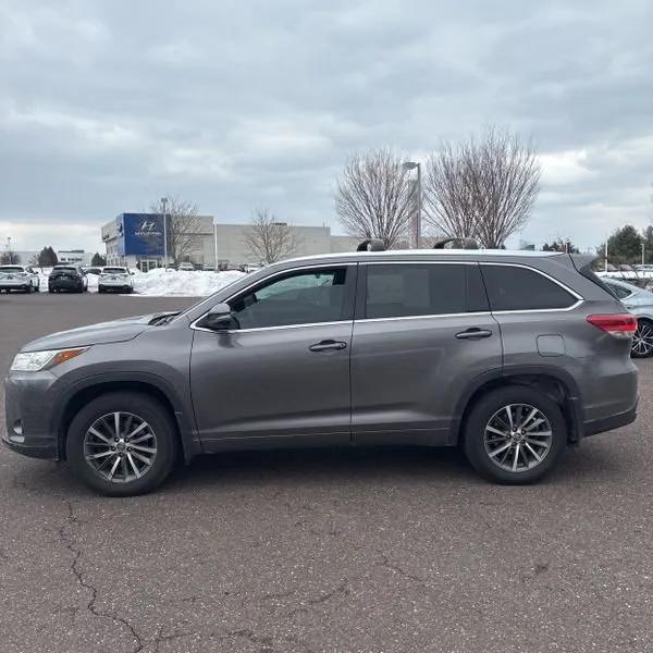 used 2018 Toyota Highlander car, priced at $15,495