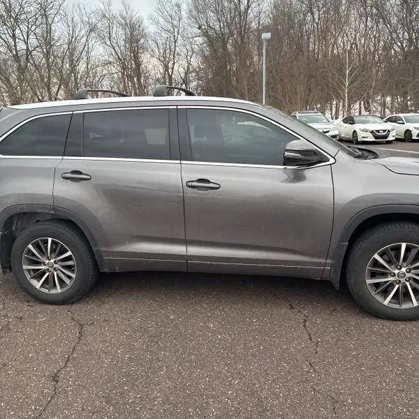 used 2018 Toyota Highlander car, priced at $15,495