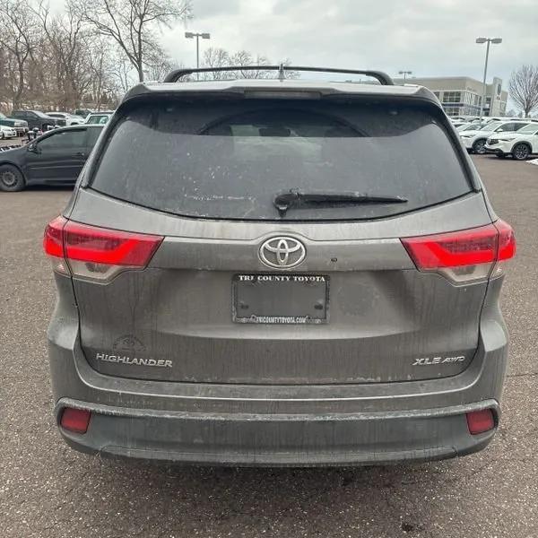 used 2018 Toyota Highlander car, priced at $15,495