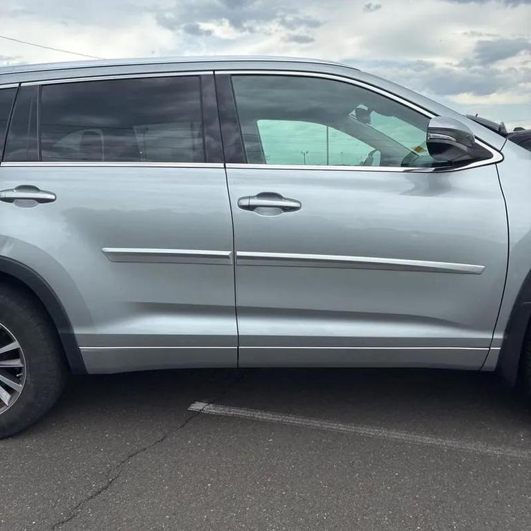 used 2017 Toyota Highlander car