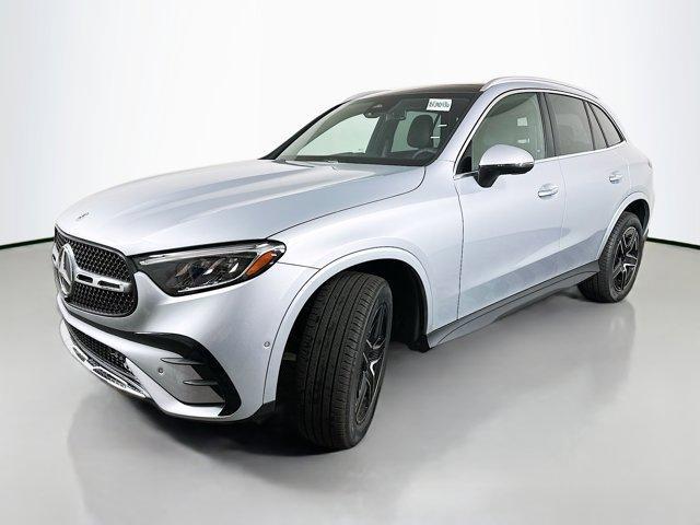 new 2025 Mercedes-Benz GLC 300 car, priced at $58,835