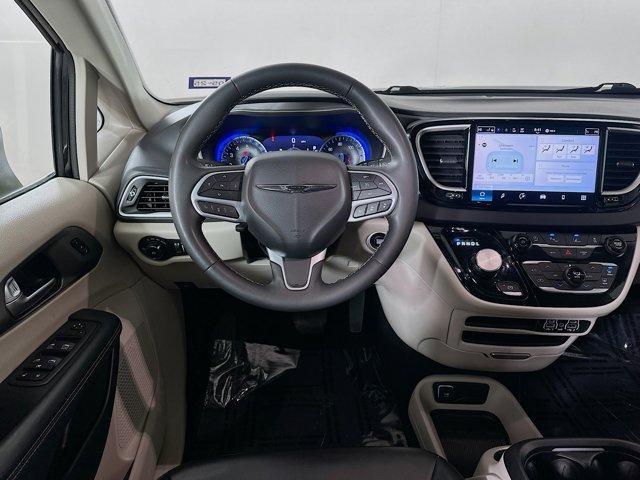 used 2023 Chrysler Pacifica car, priced at $26,000