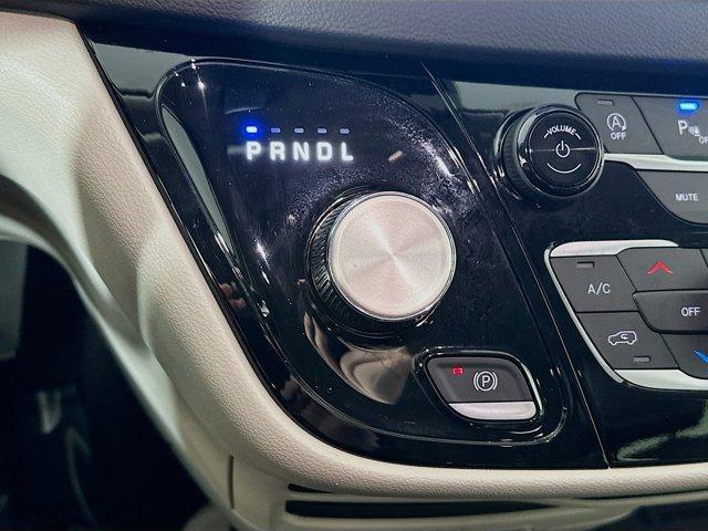 used 2023 Chrysler Pacifica car, priced at $26,000