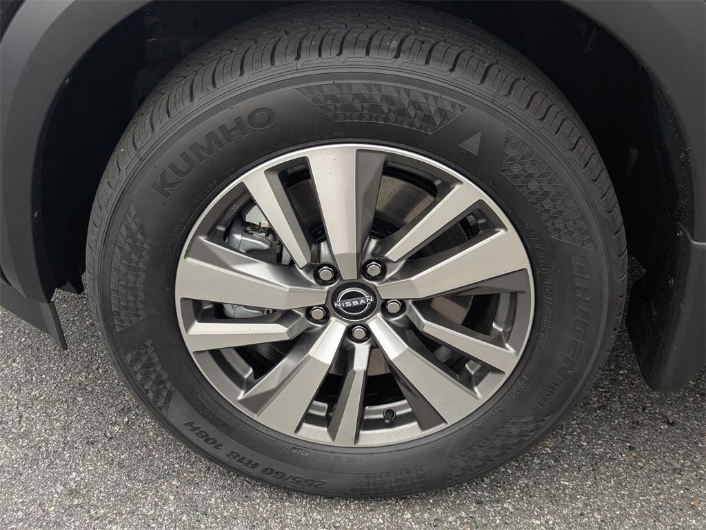 new 2025 Nissan Pathfinder car, priced at $36,610