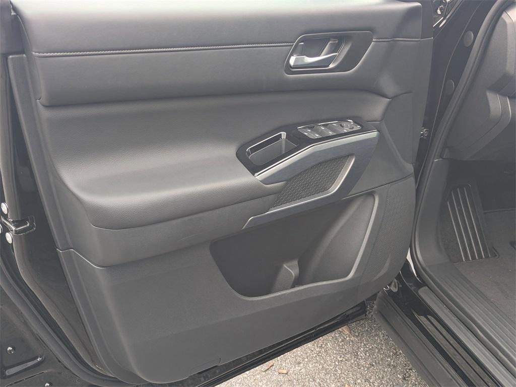 new 2025 Nissan Pathfinder car, priced at $36,610