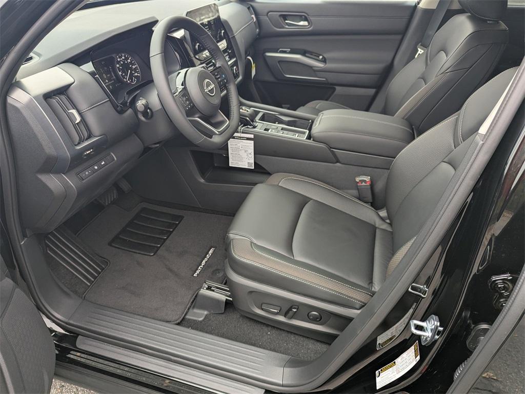 new 2025 Nissan Pathfinder car, priced at $36,610