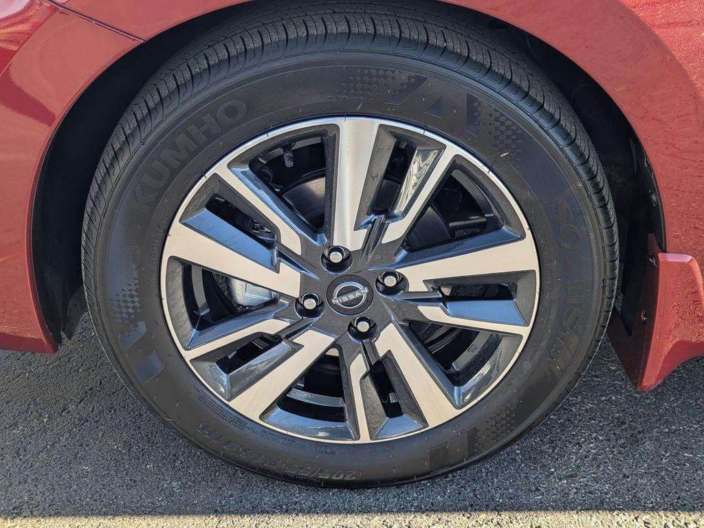 new 2025 Nissan Versa car, priced at $21,547