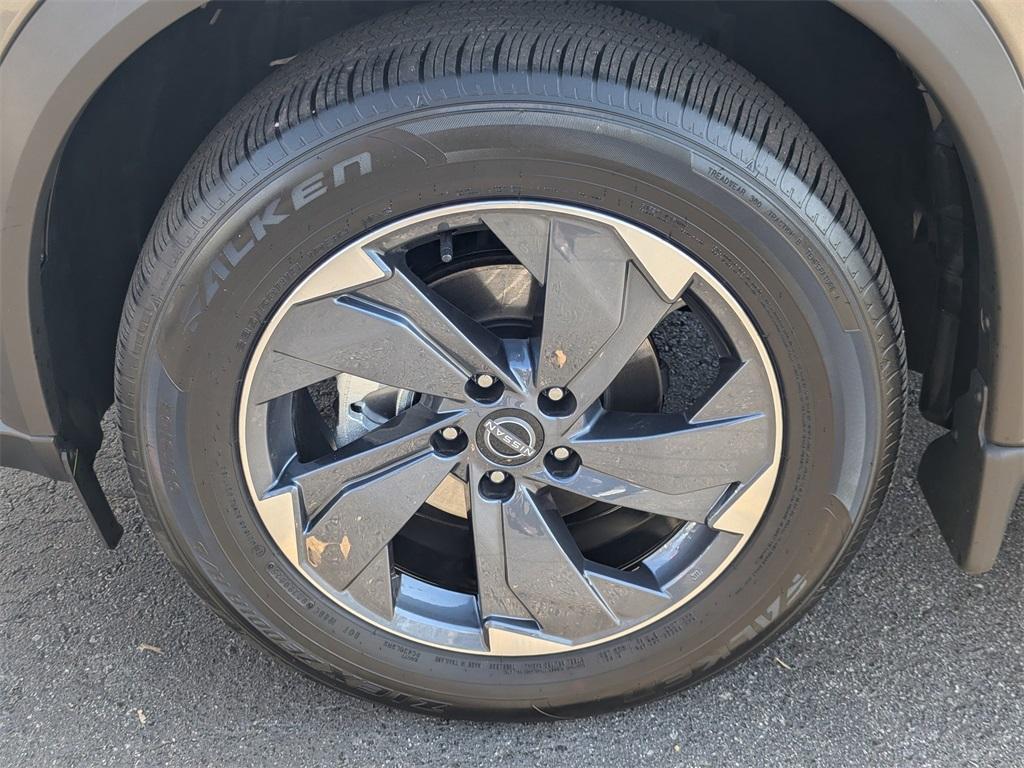 used 2025 Nissan Rogue car, priced at $29,990