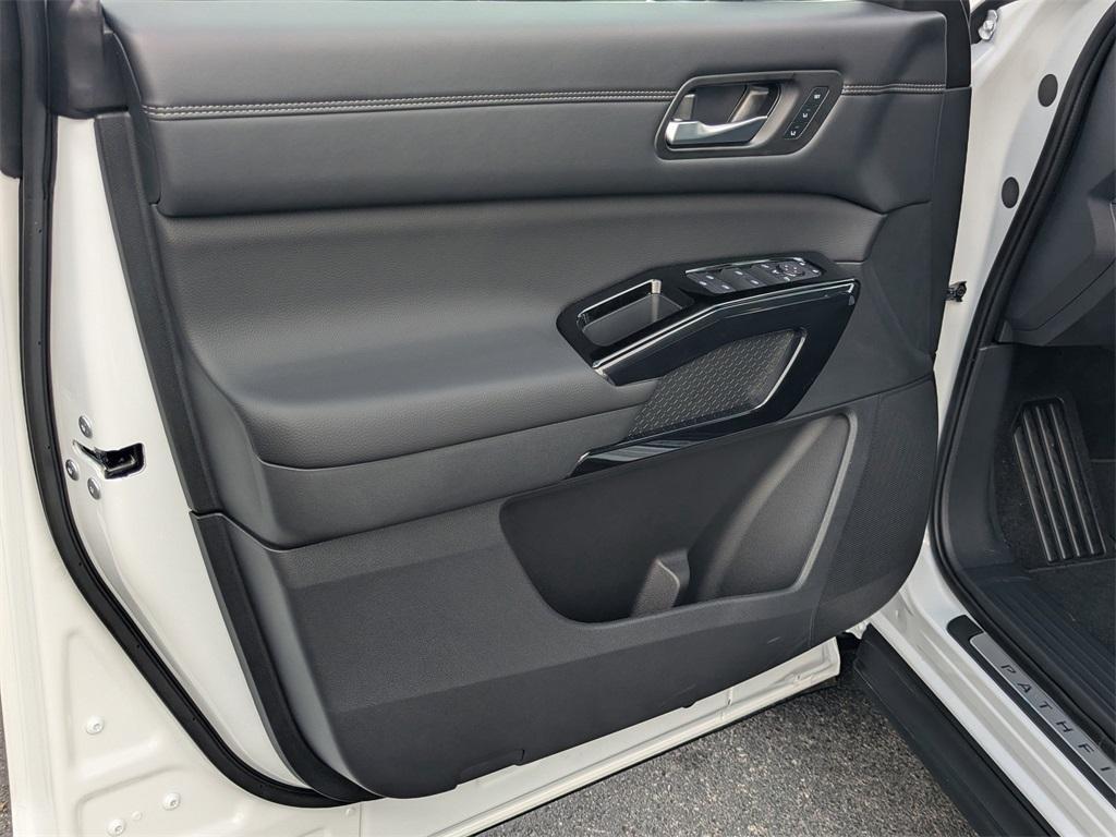 new 2026 Nissan Pathfinder car, priced at $48,235