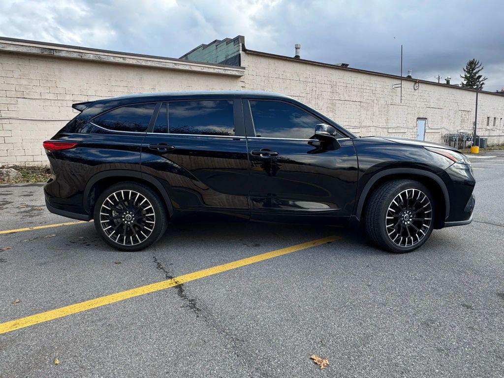 used 2023 Toyota Highlander car, priced at $29,888