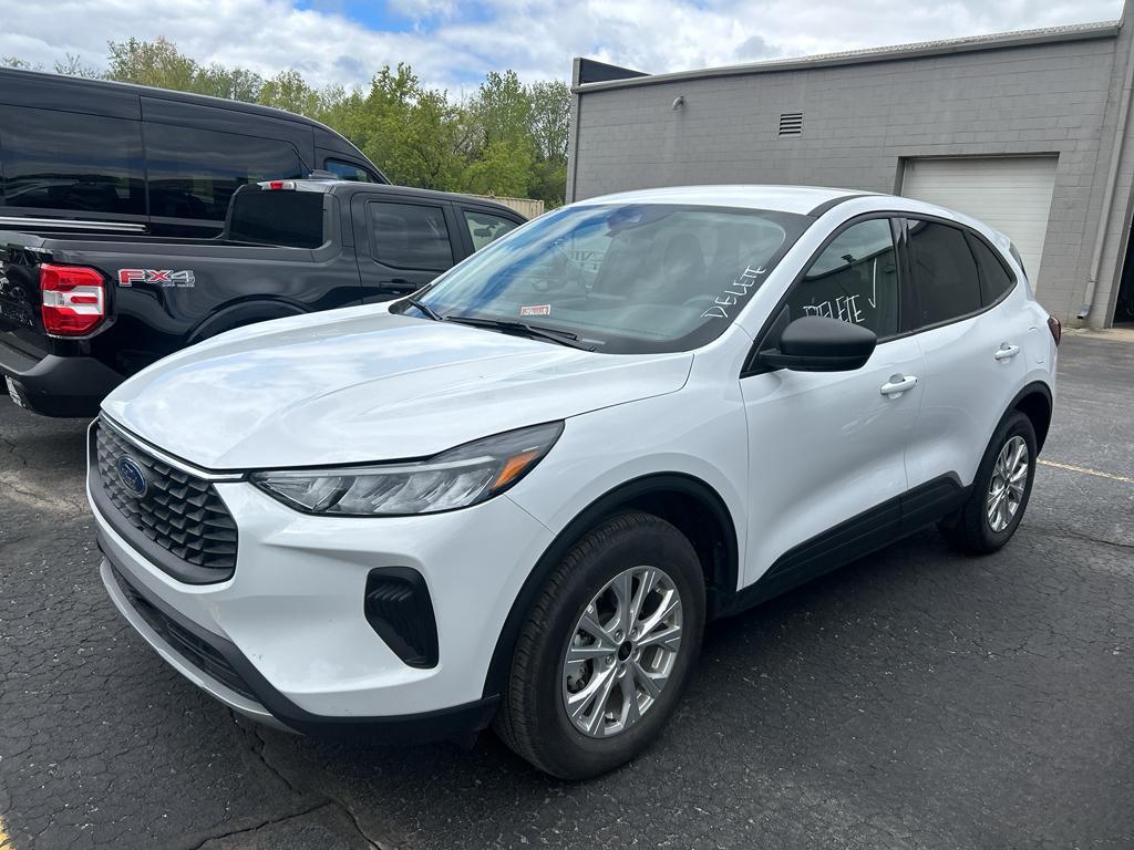 used 2025 Ford Escape car, priced at $23,998