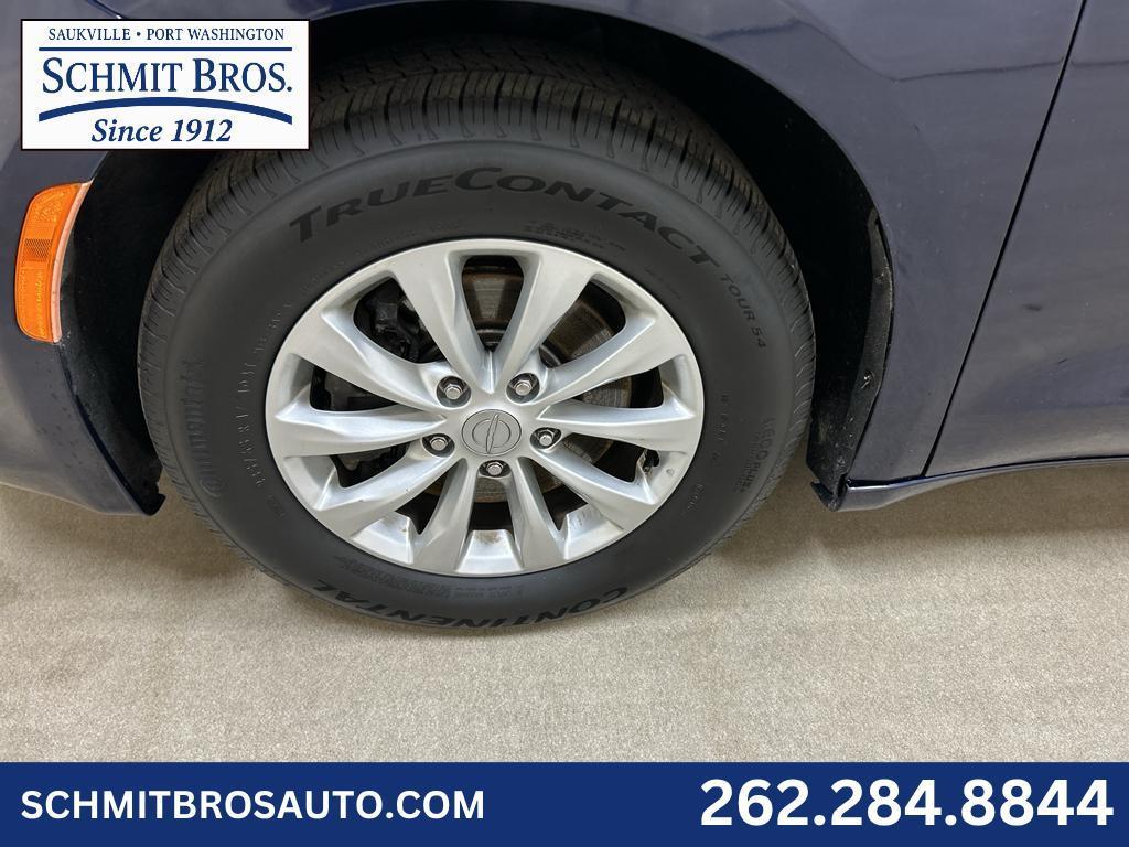 used 2018 Chrysler Pacifica car, priced at $10,996